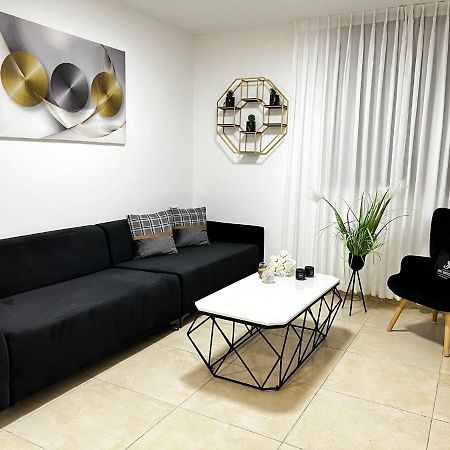 Spat Vip Apartment Bat Yam Eksteriør bilde